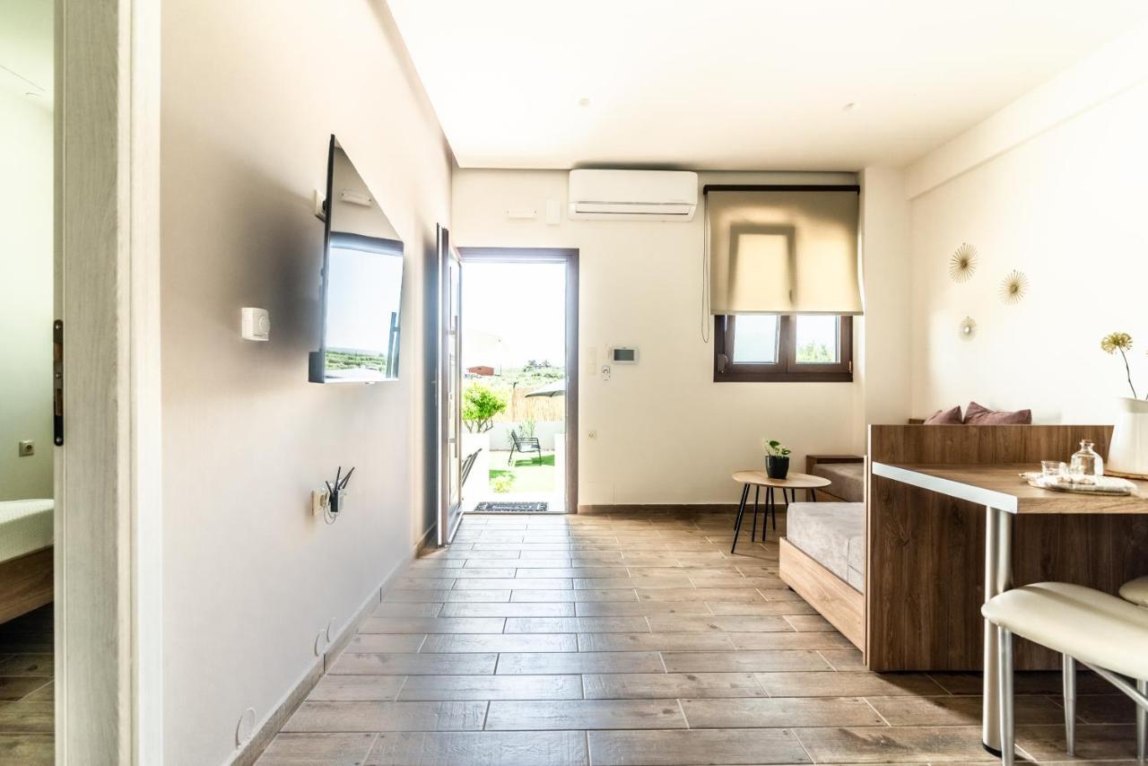 Cozy House With Pool Near Beach Gazi Εξωτερικό φωτογραφία