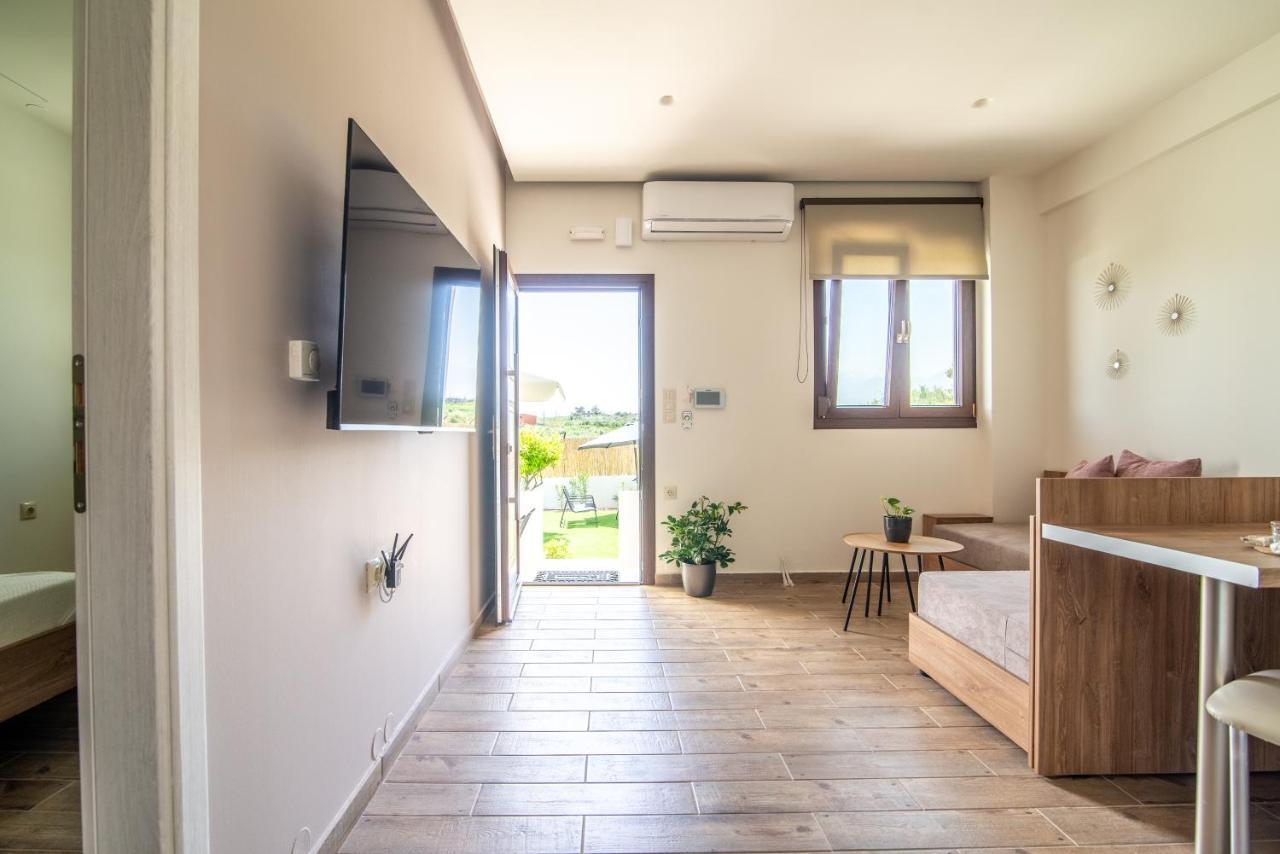 Cozy House With Pool Near Beach Gazi Εξωτερικό φωτογραφία