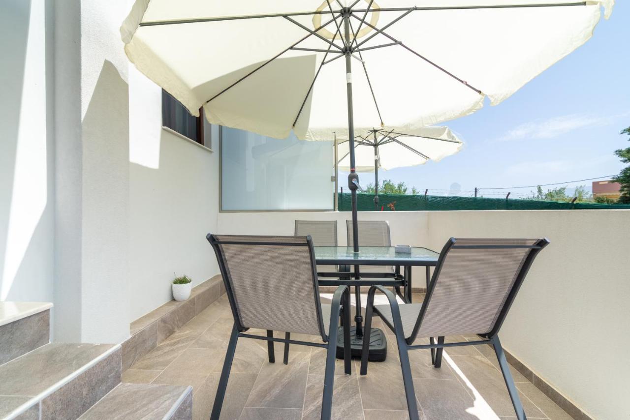 Cozy House With Pool Near Beach Gazi Εξωτερικό φωτογραφία