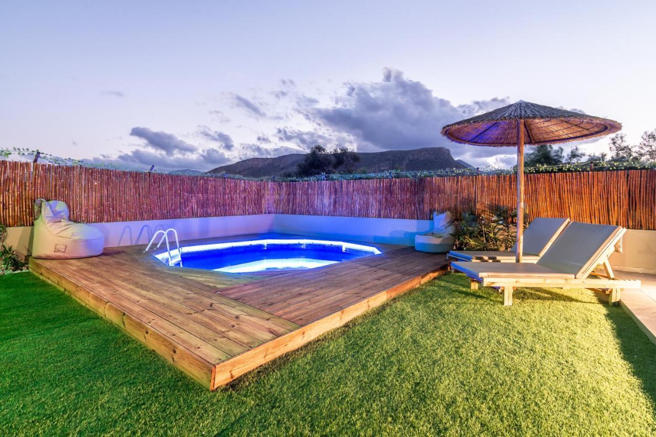 Cozy House With Pool Near Beach Gazi Εξωτερικό φωτογραφία